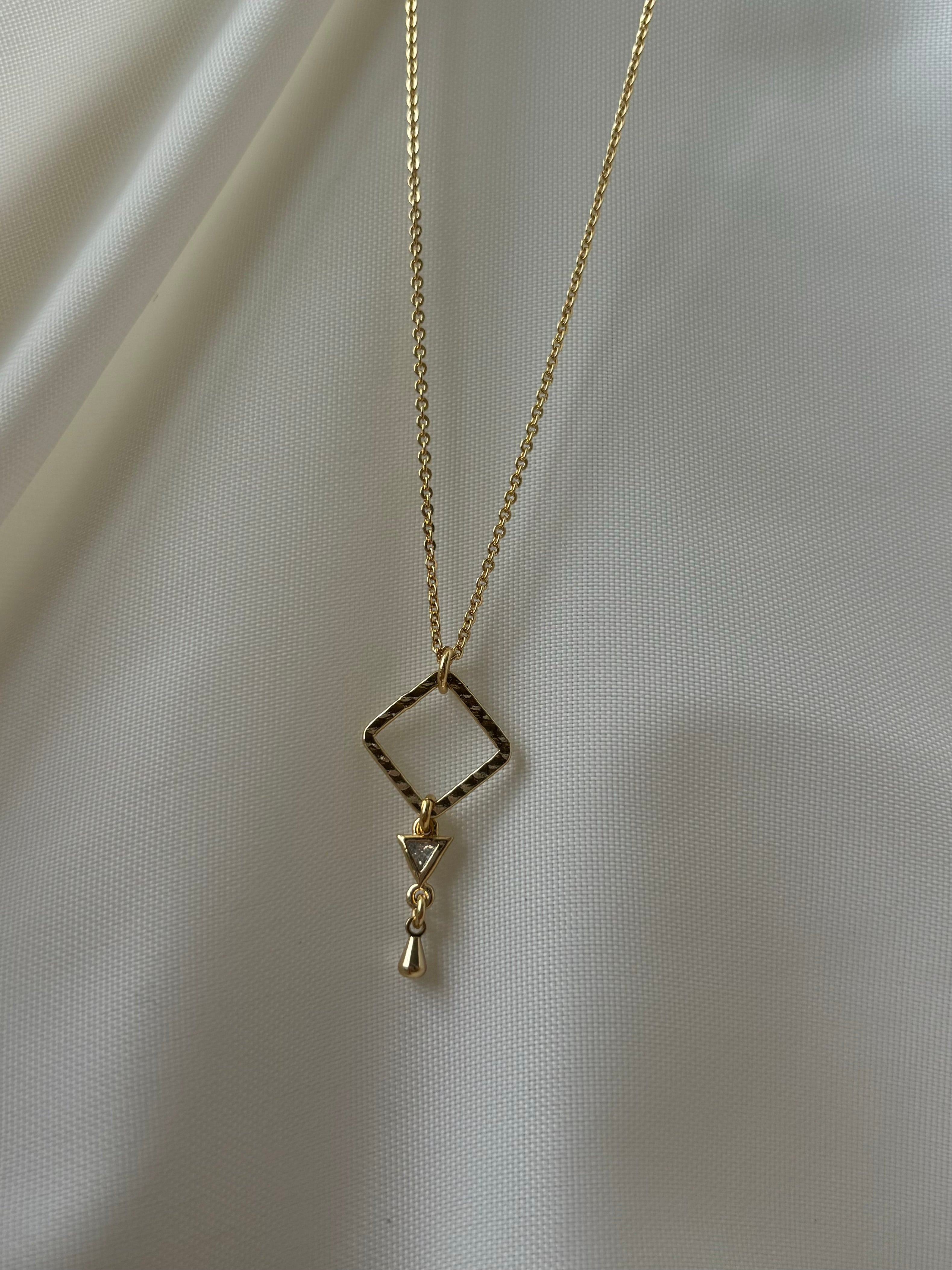 Diora Necklace