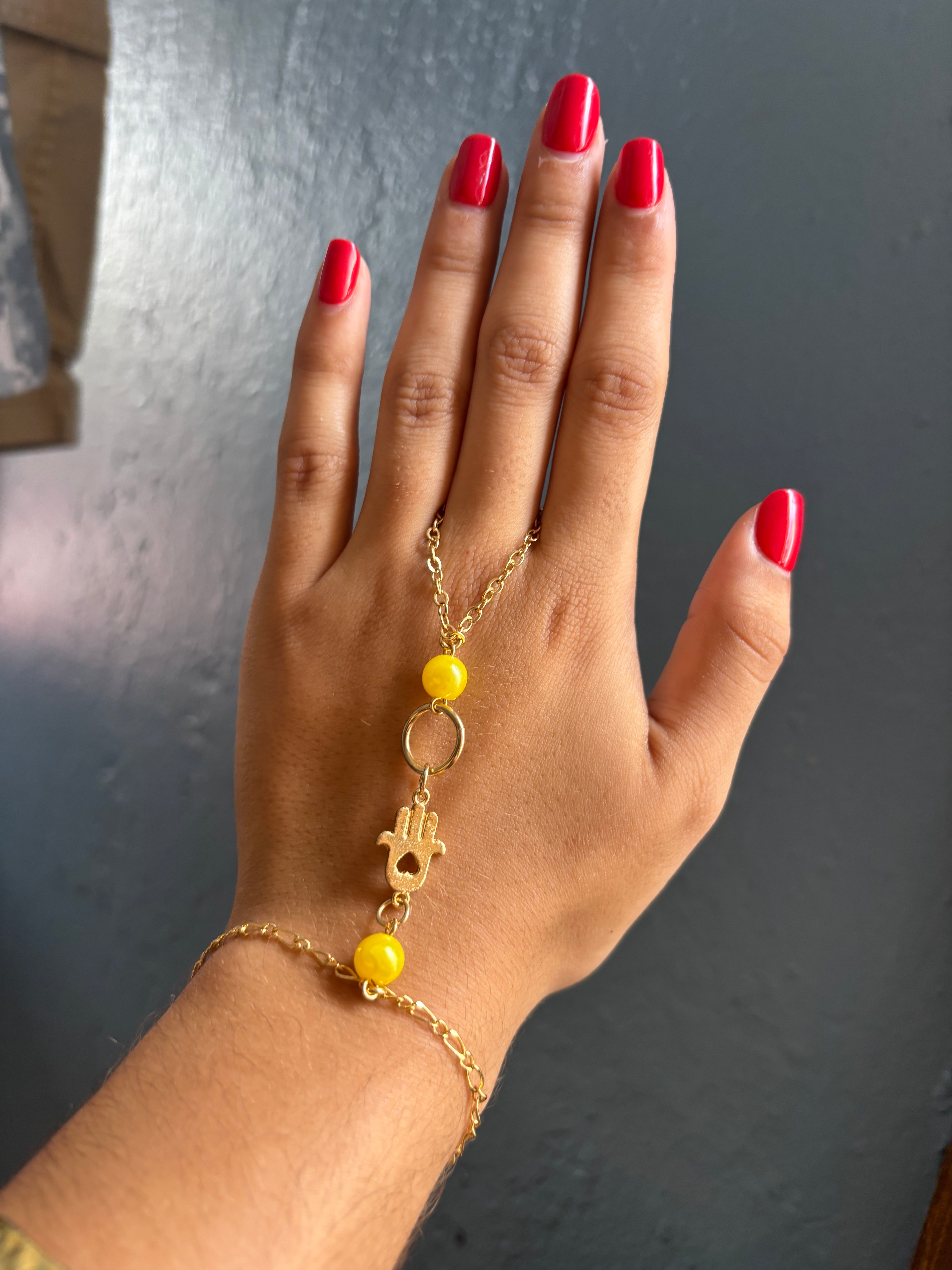 Yelly Hand Chain