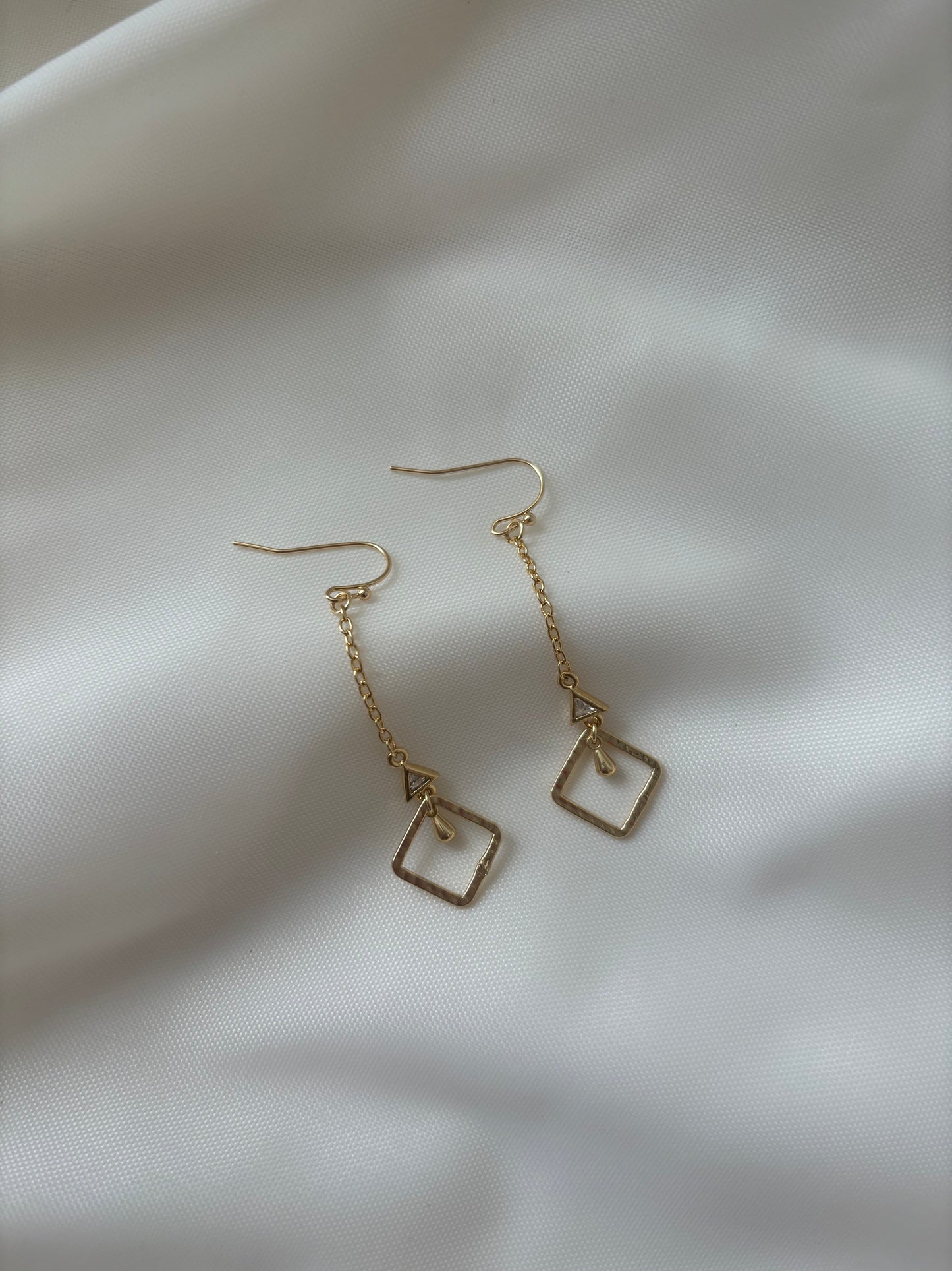 Diora Earrings