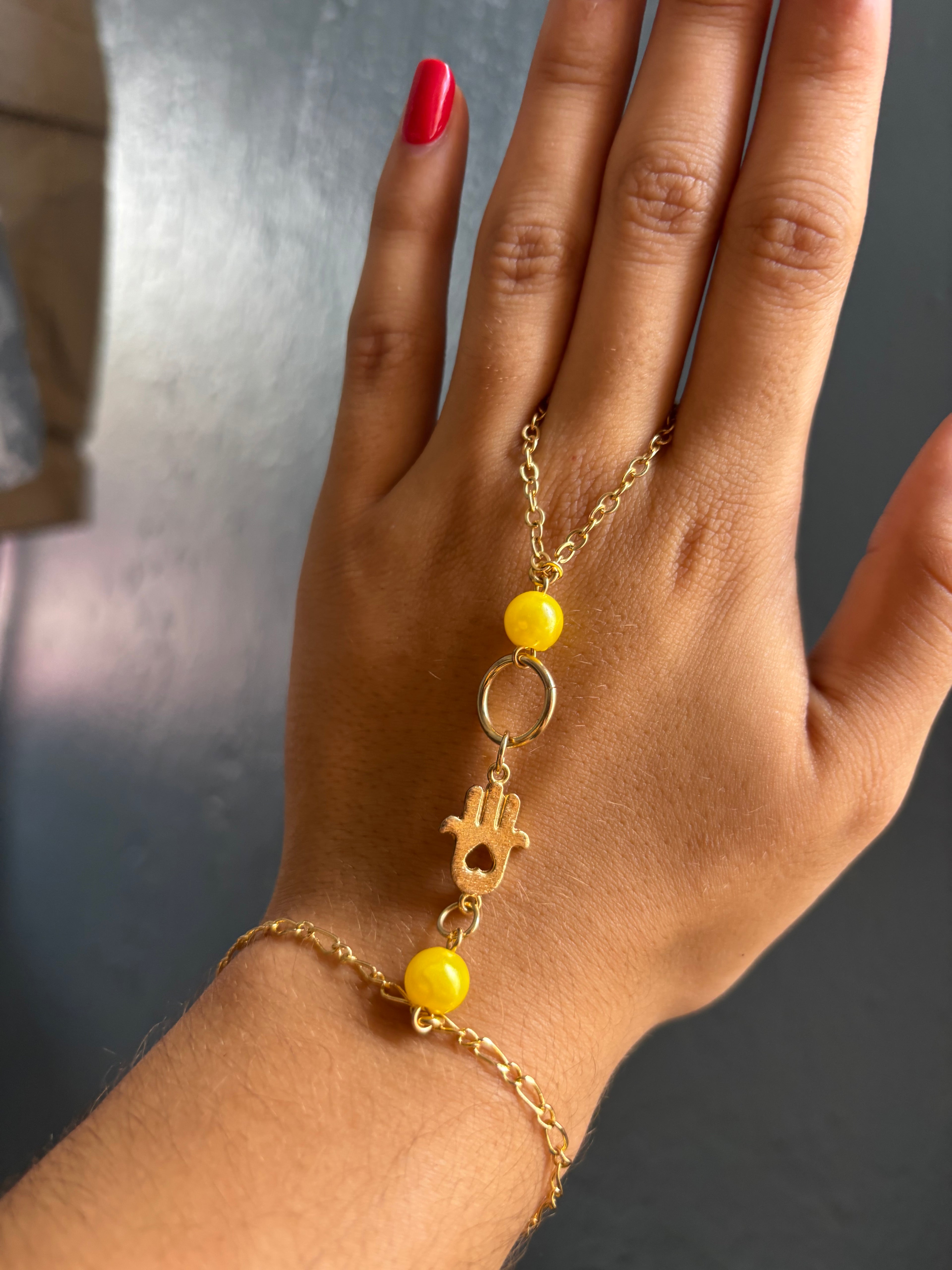 Yelly Hand Chain